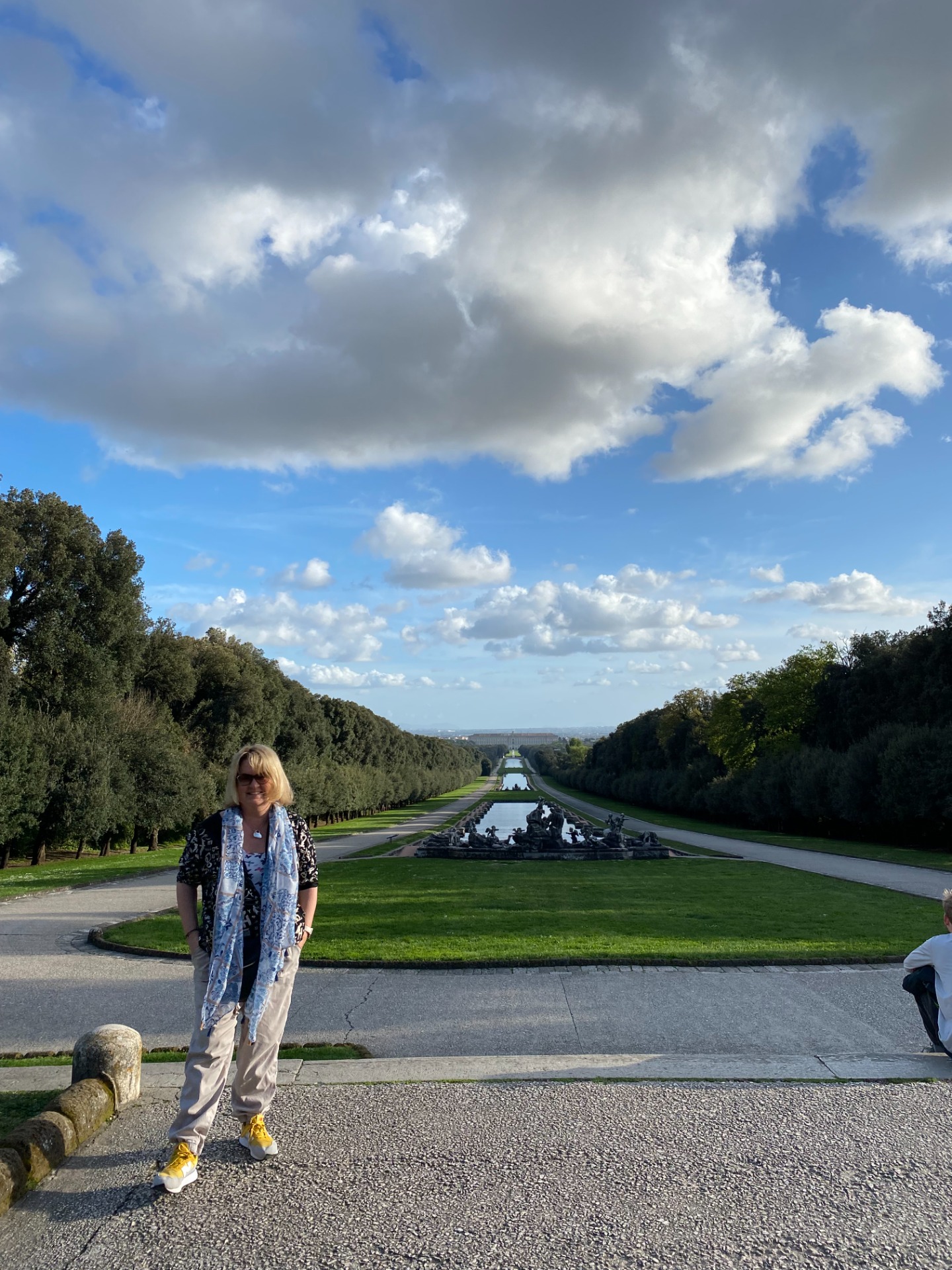 Zamecká zahrada v Cassertě má 3 km, ale procházka je to nádherná.